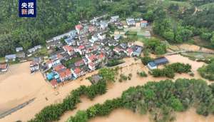 强降雨引发洪水 江西安远紧急避险200余户村民