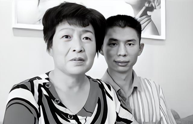09年割肝救子的“暴走妈妈”陈玉蓉，被质疑用善款整容，后来怎样