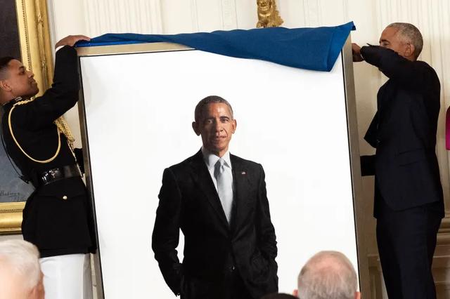奥巴马夫妇重返白宫出席肖像揭幕仪式，期间米歇尔不忘内涵特朗普：到点，我们就走