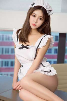 大奶美女尤柔美性感女仆装美臀诱惑