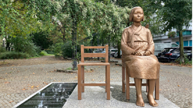德国将永久立慰安妇雕像？！日本网友气急狂撕韩国…