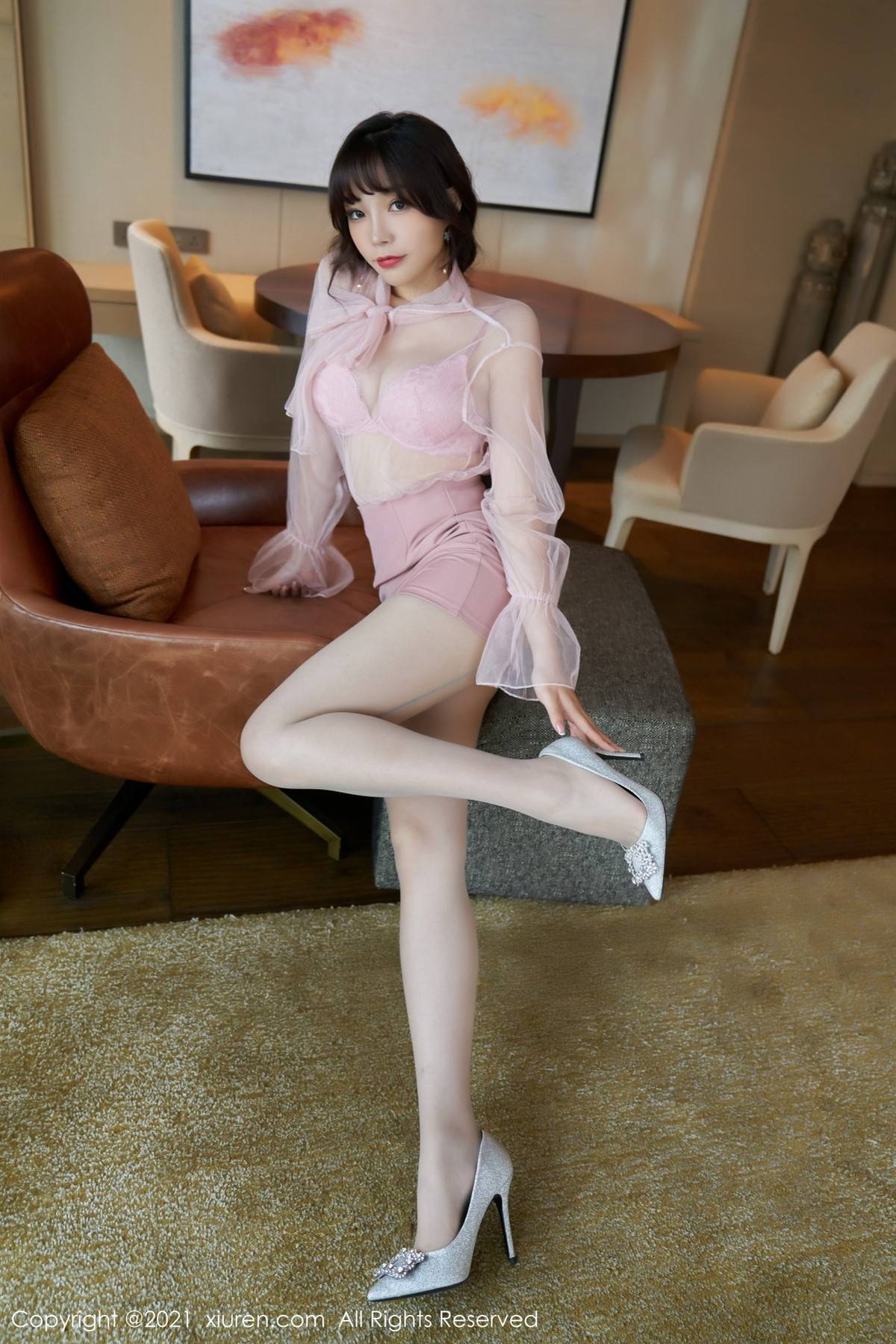 完美女神秀火辣身材粉色薄纱透视诱惑