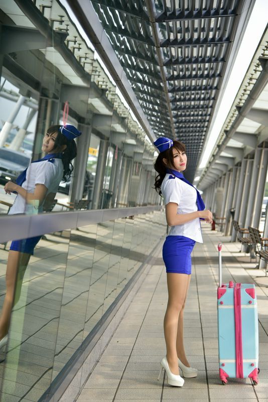 网路收集系列长腿美模邬育锜空姐制服外拍