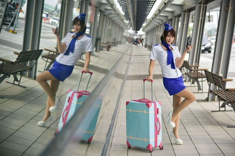 网路收集系列长腿美模邬育锜空姐制服外拍