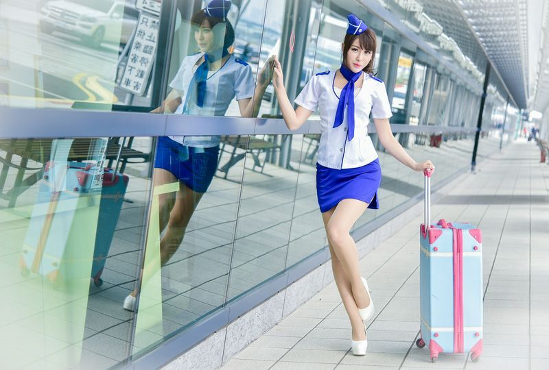 网路收集系列长腿美模邬育锜空姐制服外拍