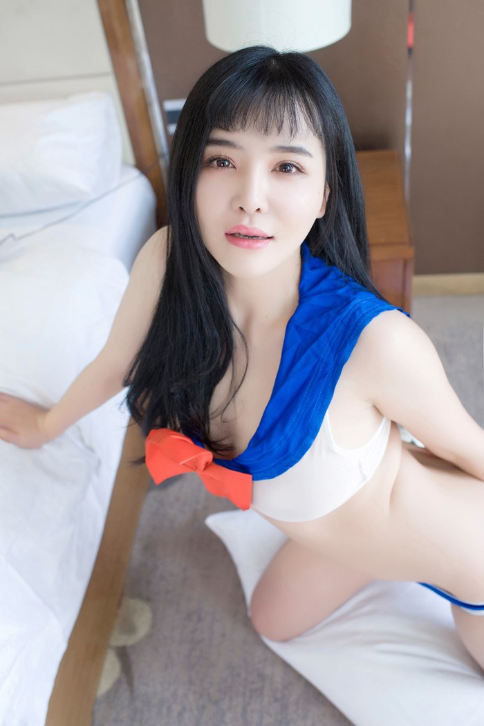 尤女郎刘钰儿 脱裤翘臀香乳妖娆性感诱惑