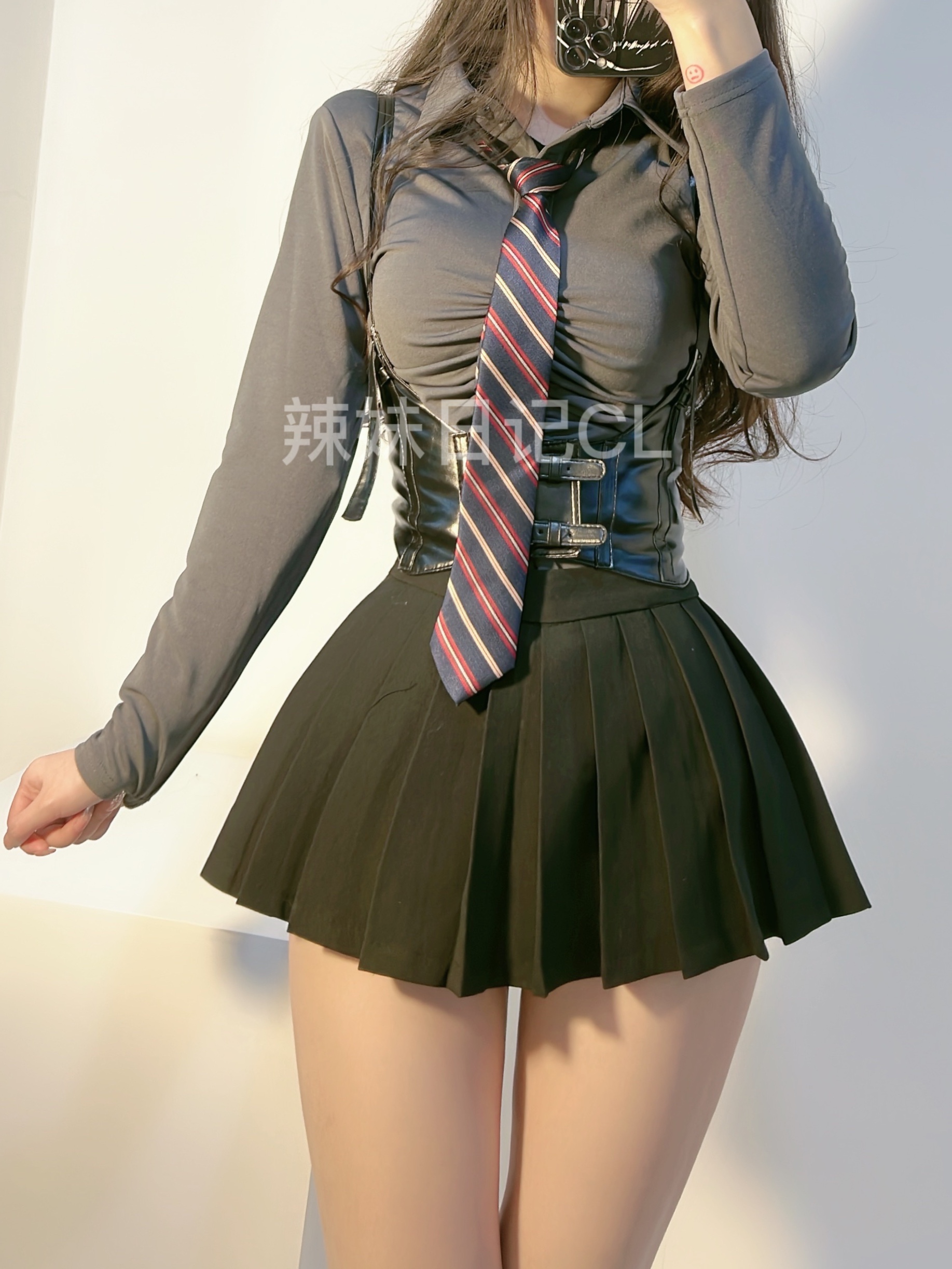 陈佩奇辣妹日记诱惑迷人[26P]