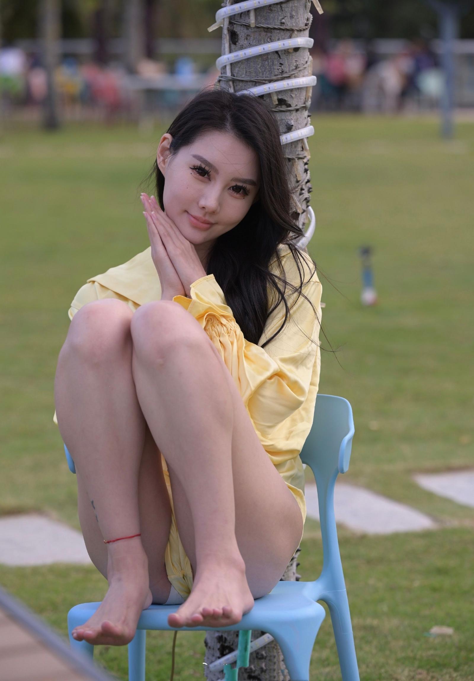 短裤美女[25P]