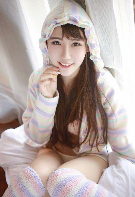 身材火辣的美人儿