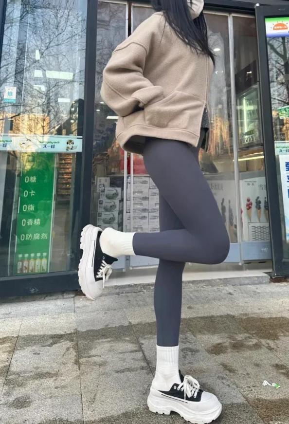 瑜伽裤那性感屁股[29P]