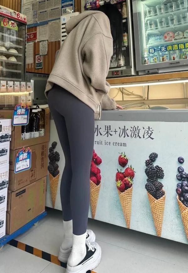 瑜伽裤那性感屁股[29P]