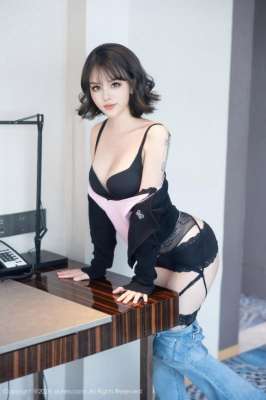 可爱丽苏苏美腿丝袜诱惑